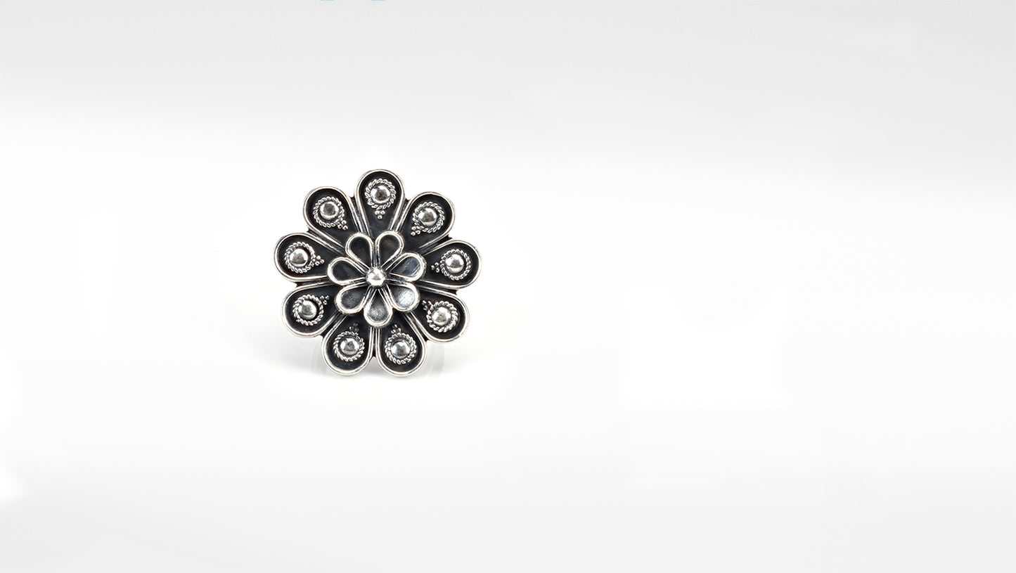 Sangeeta Boochra Silver Ring