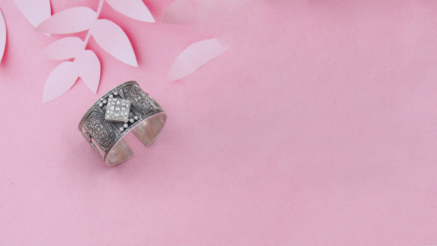 Regal Radiance: Handcrafted 925 Silver Statement Bangle