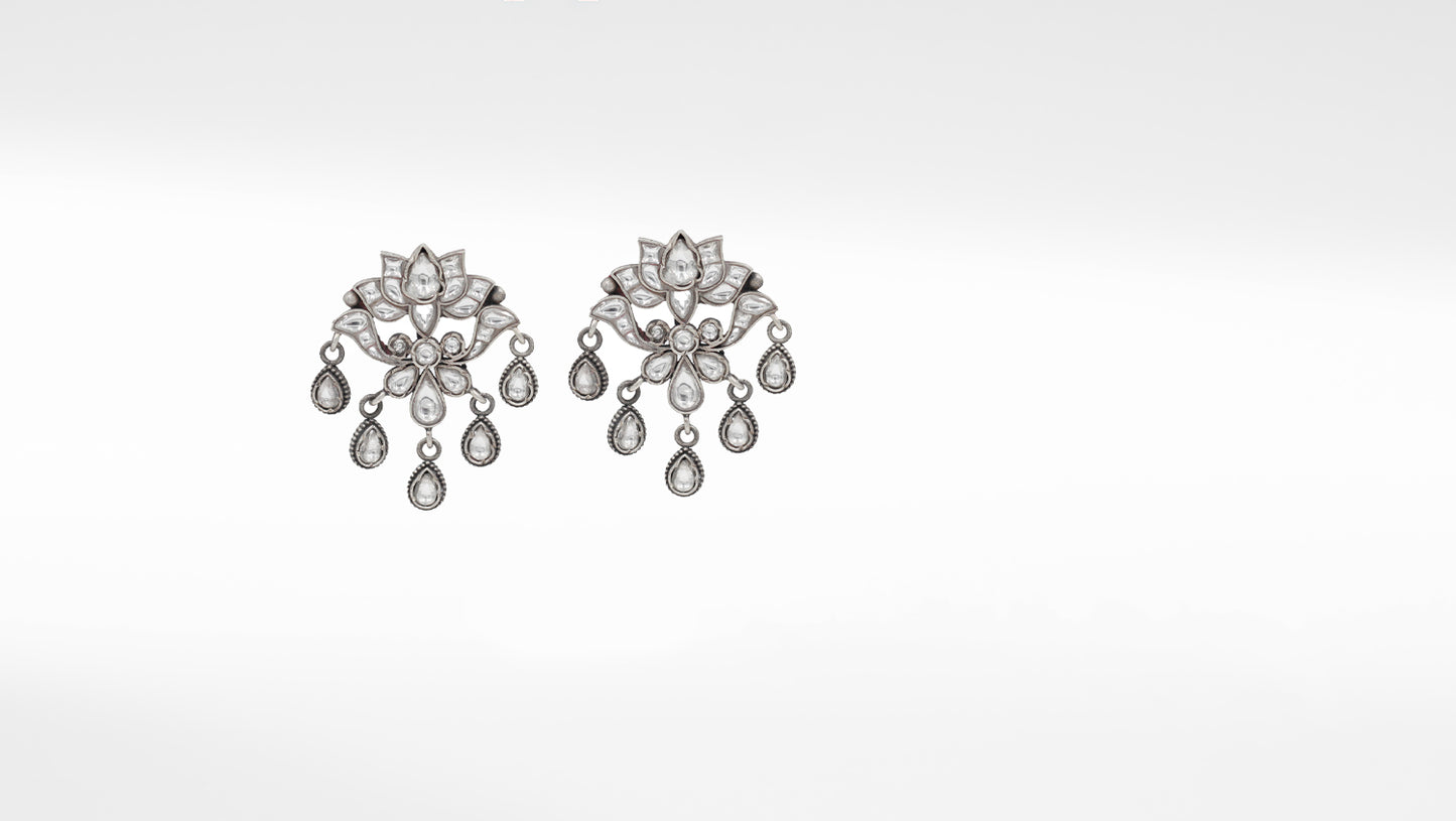 Silver Noam Studded with Kundan Earring