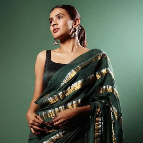 Heritage Echoes: Hebah Patel in Sangeeta Boochra