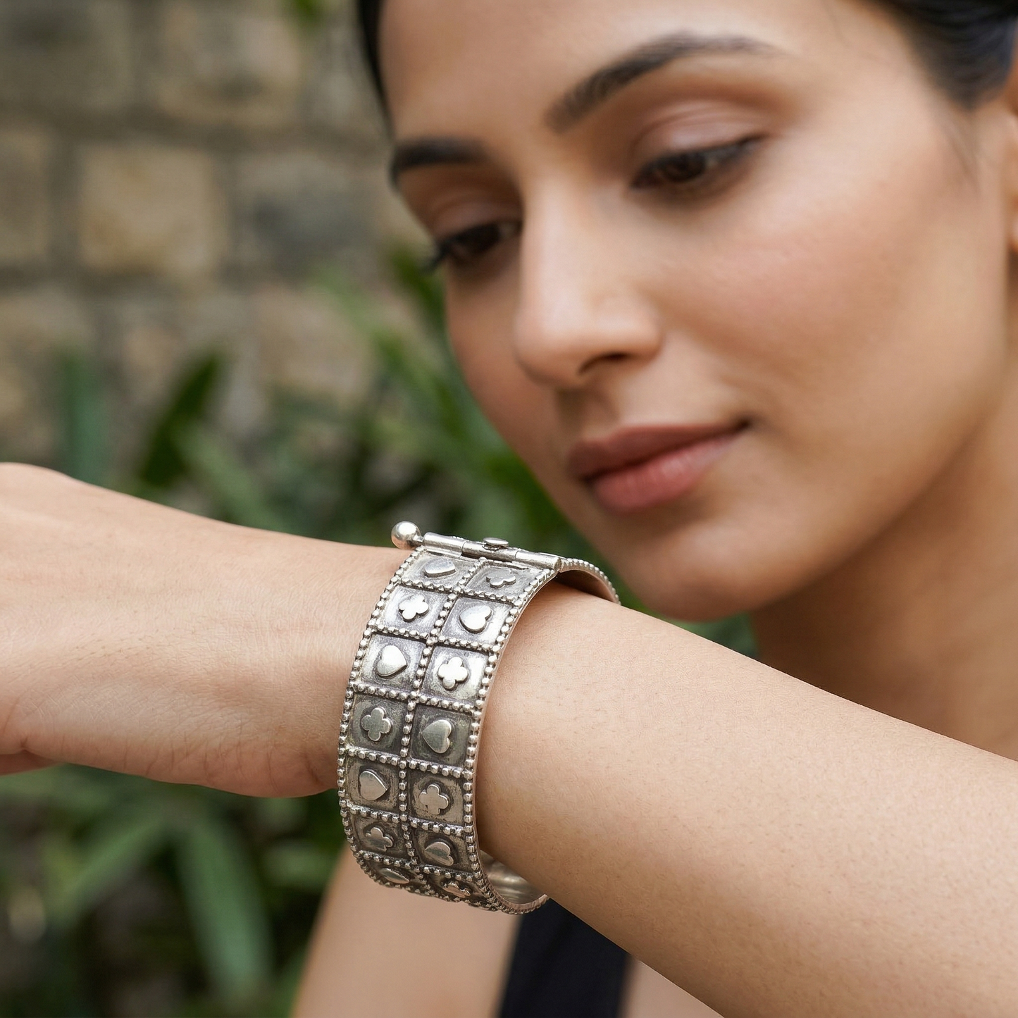 Handcrafted Oxidised Silver Statement Bangle – Sangeeta Boochra