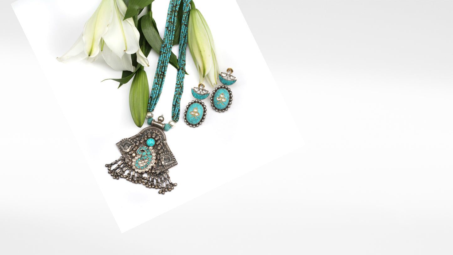 Sangeeta Boochra Silver Necklace