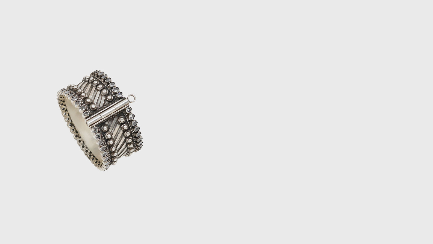Sangeeta Boochra's Masterpiece: Timeless Silver Bangle