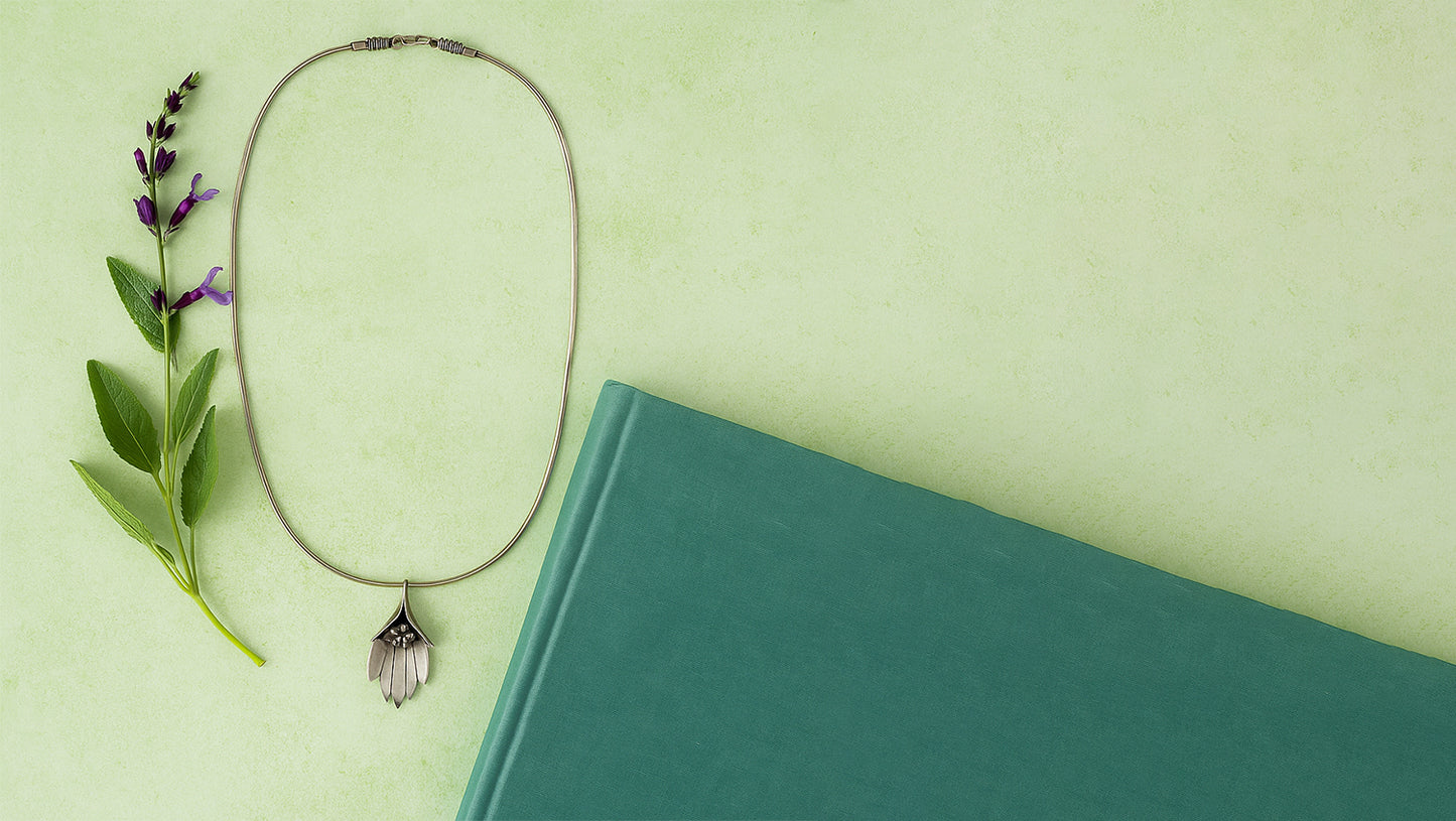 Sangeeta Boochra Elegant Silver Bloom Pendant