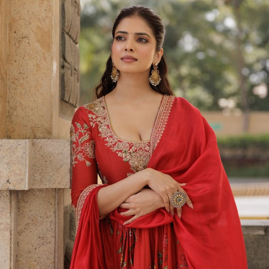 Royal Glow – Malavika Mohanan in Sangeeta Boochra Jewellery