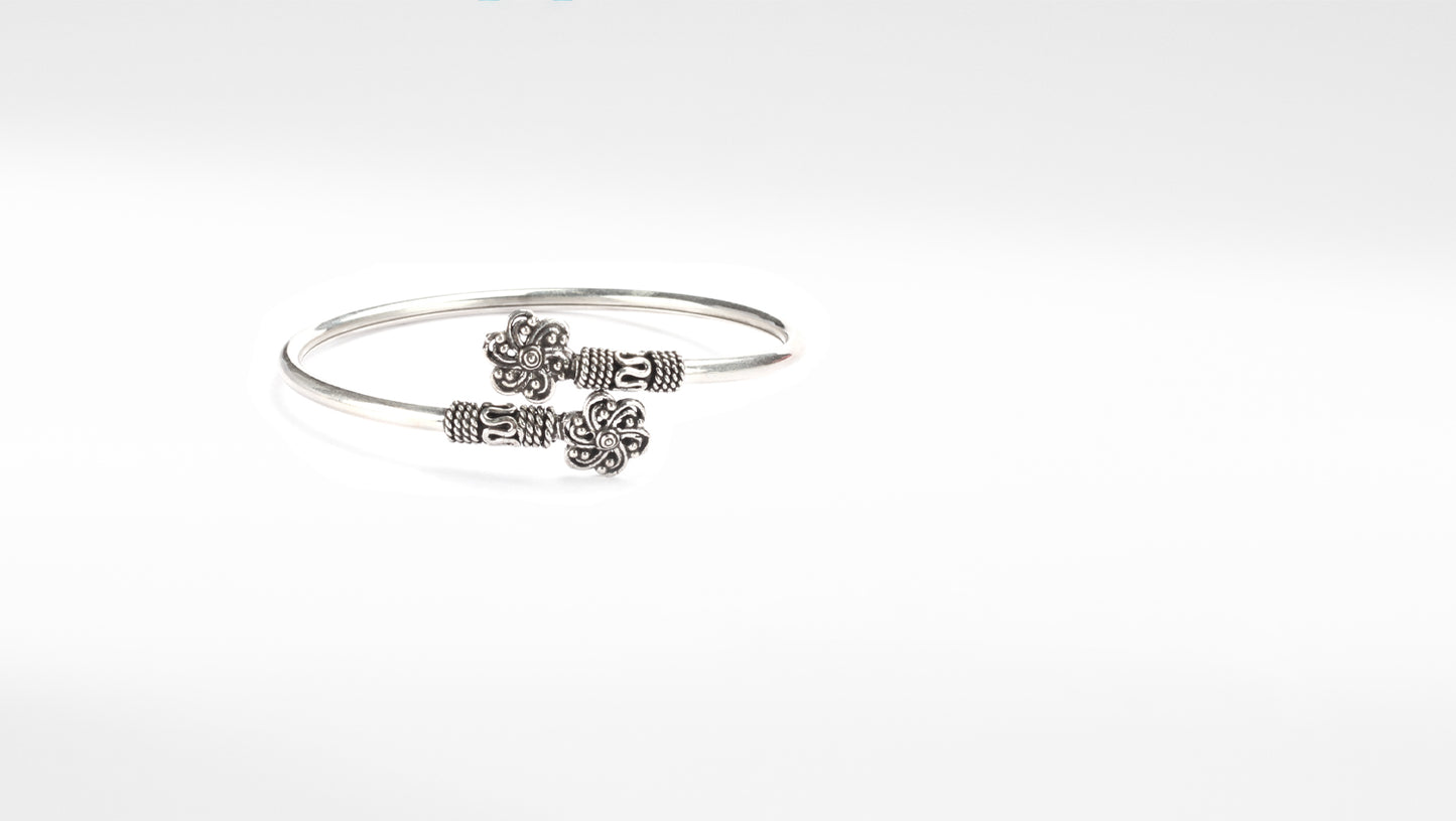 Sangeeta Boochra Silver Bangle