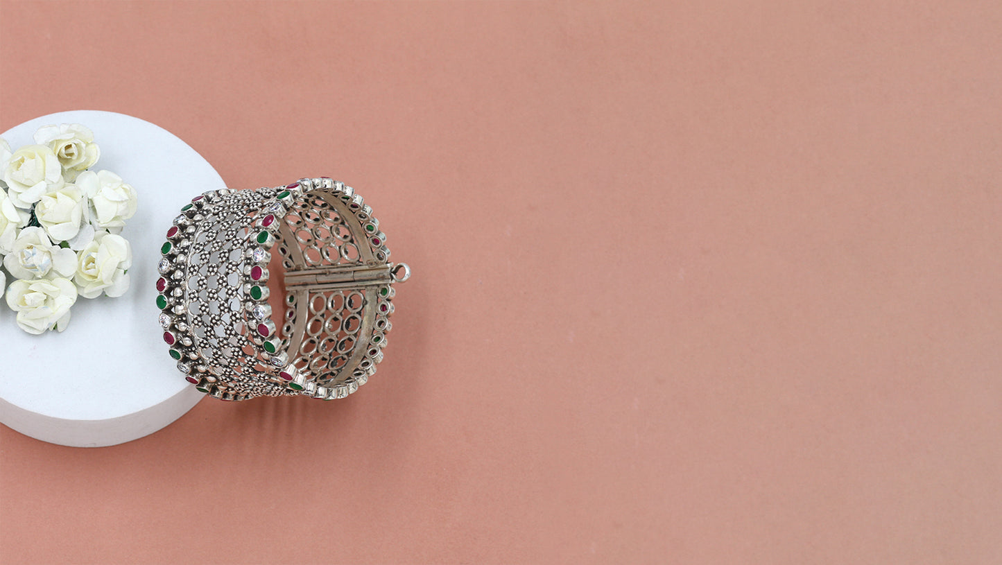 Artisanal Elegance: Sangeeta Boochra Oxidized Silver Bangle