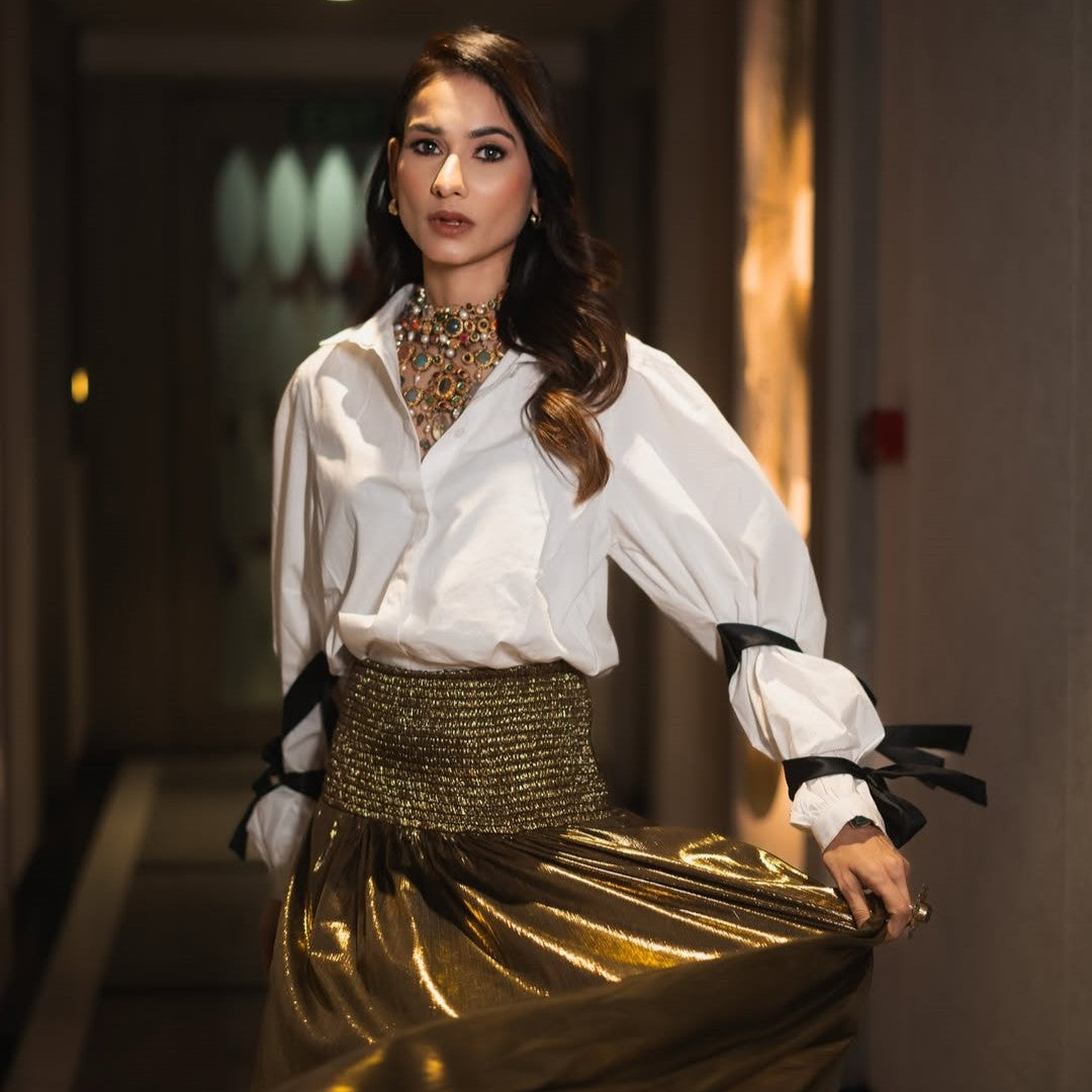 Regal Charm: Aneri Vajani’s Timeless Look with Sangeeta Boochra’s Silver Ring