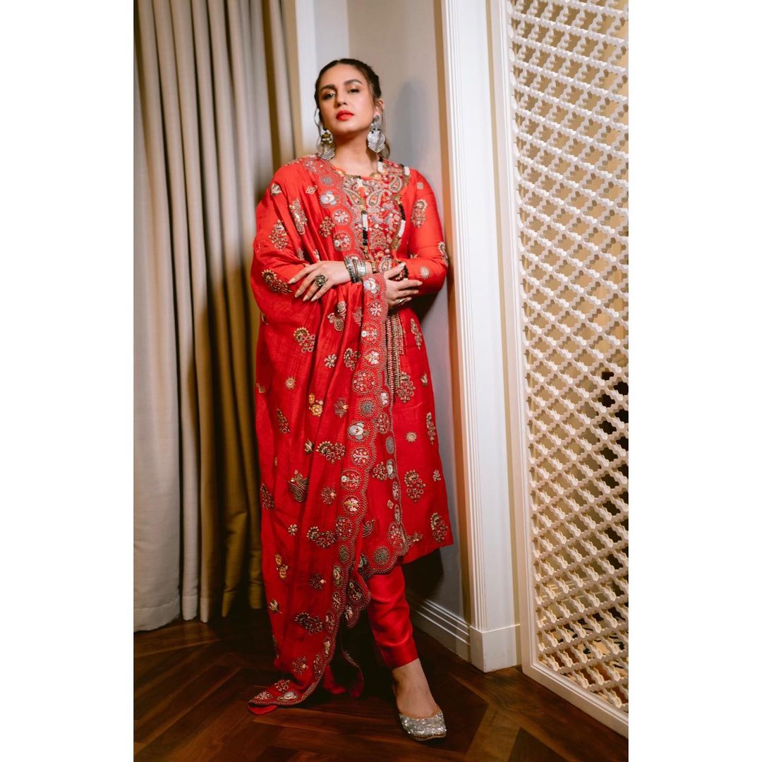 Huma Qureshi In Sangeeta Boochra Silver Jewellery