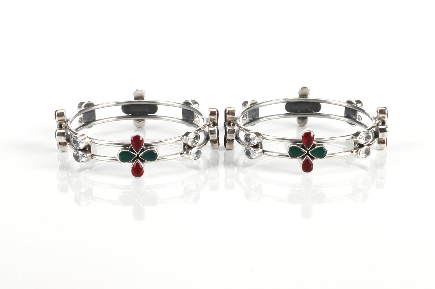 Sangeeta Boochra Silver Bangle