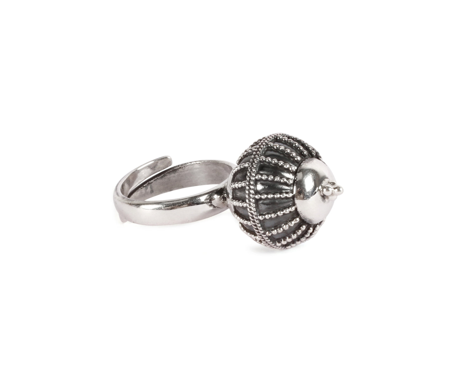 Sangeeta Boochra Silver Ring
