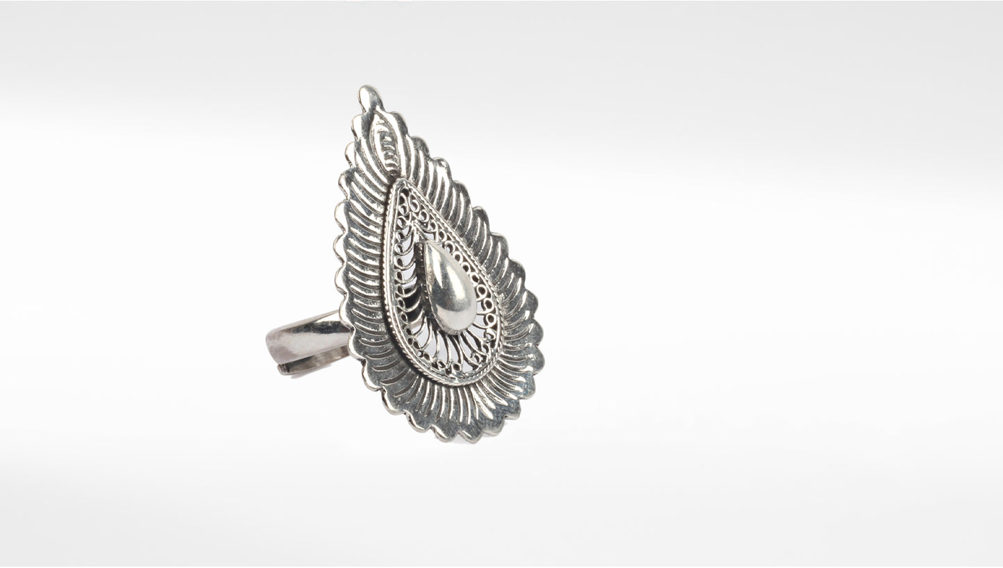 Sangeeta Boochra Silver Ring