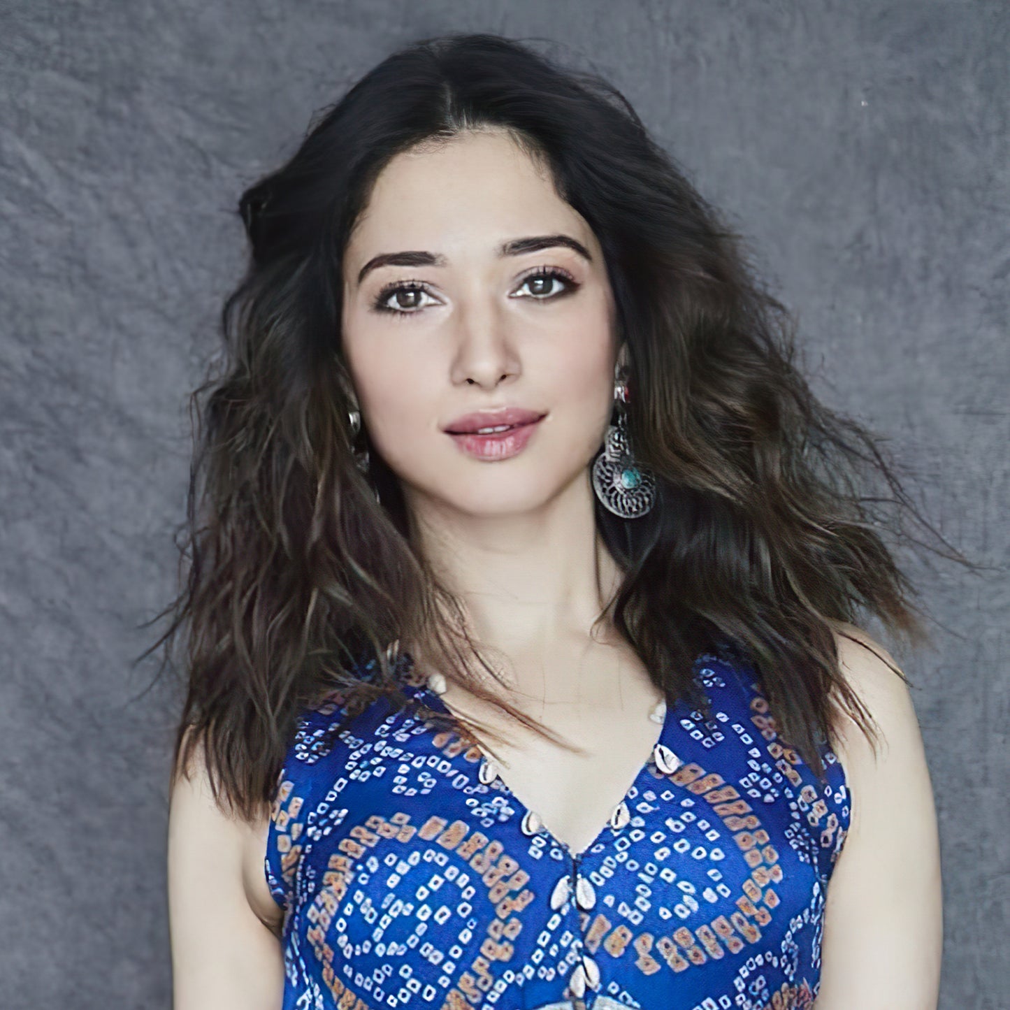 Tammannaah-Bhatia in silver Earrings and Bangle Stack