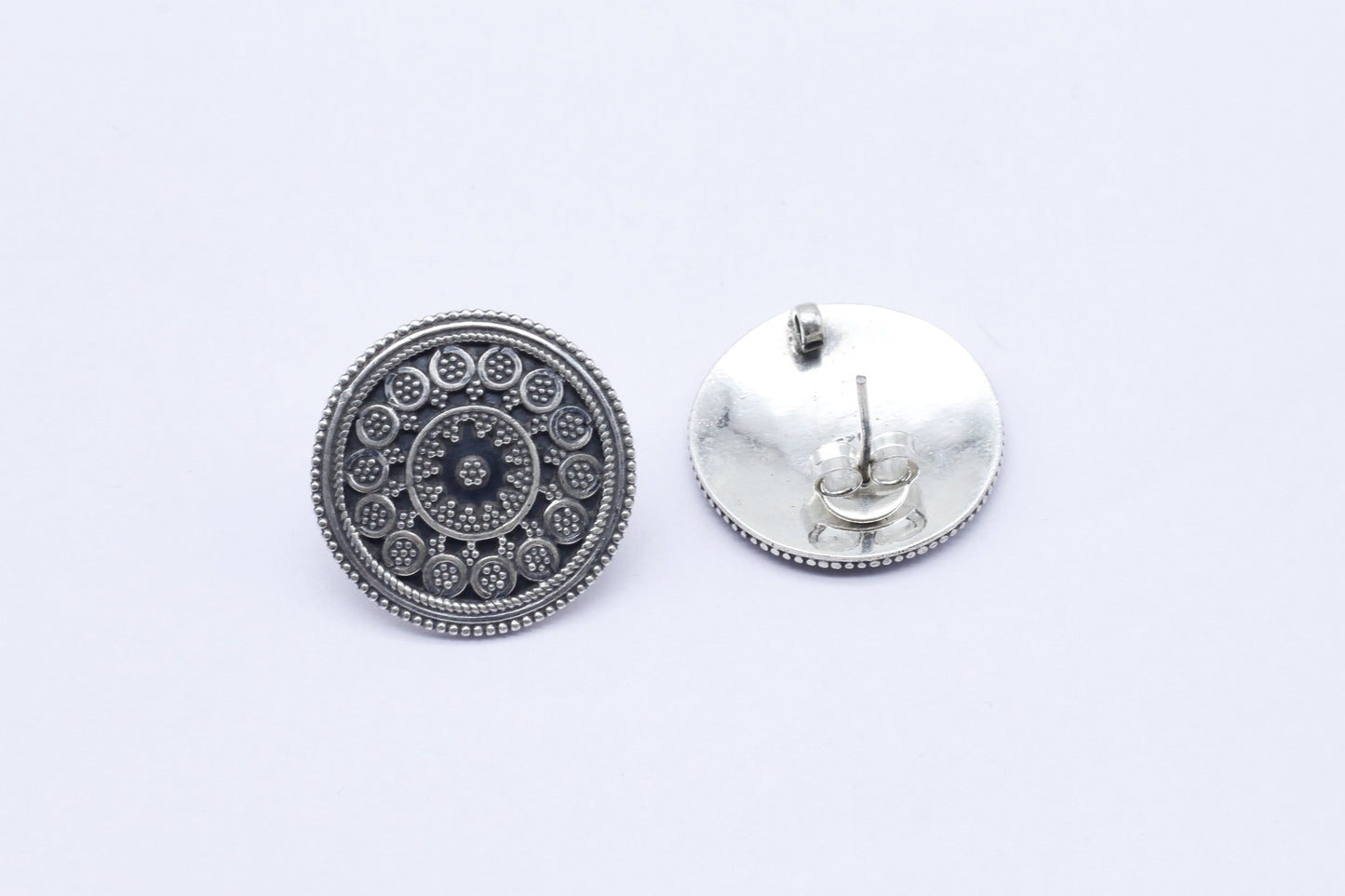 Round Shape Silver Stud Earring