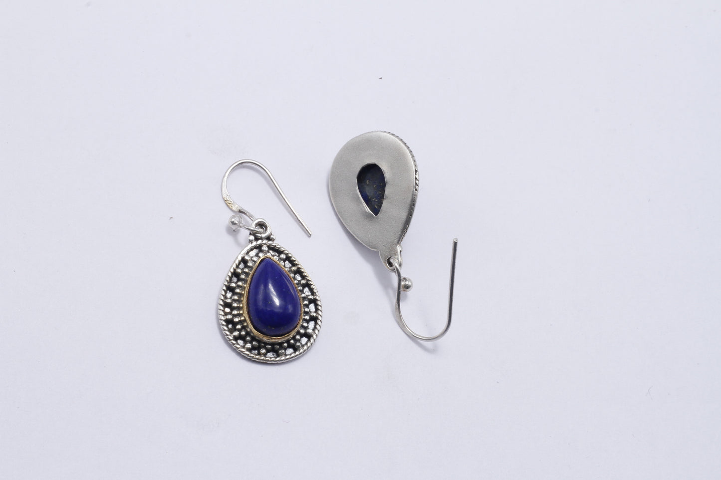 Beautiful Ovel shape silver Earring with Blue Hydro