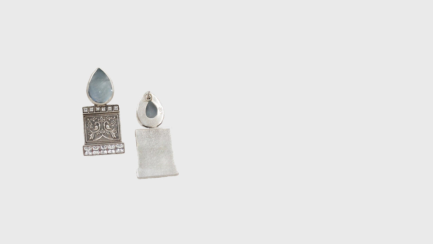 Timeless Sophistication: Sangeeta Boochra Silver Handcrafted Earring