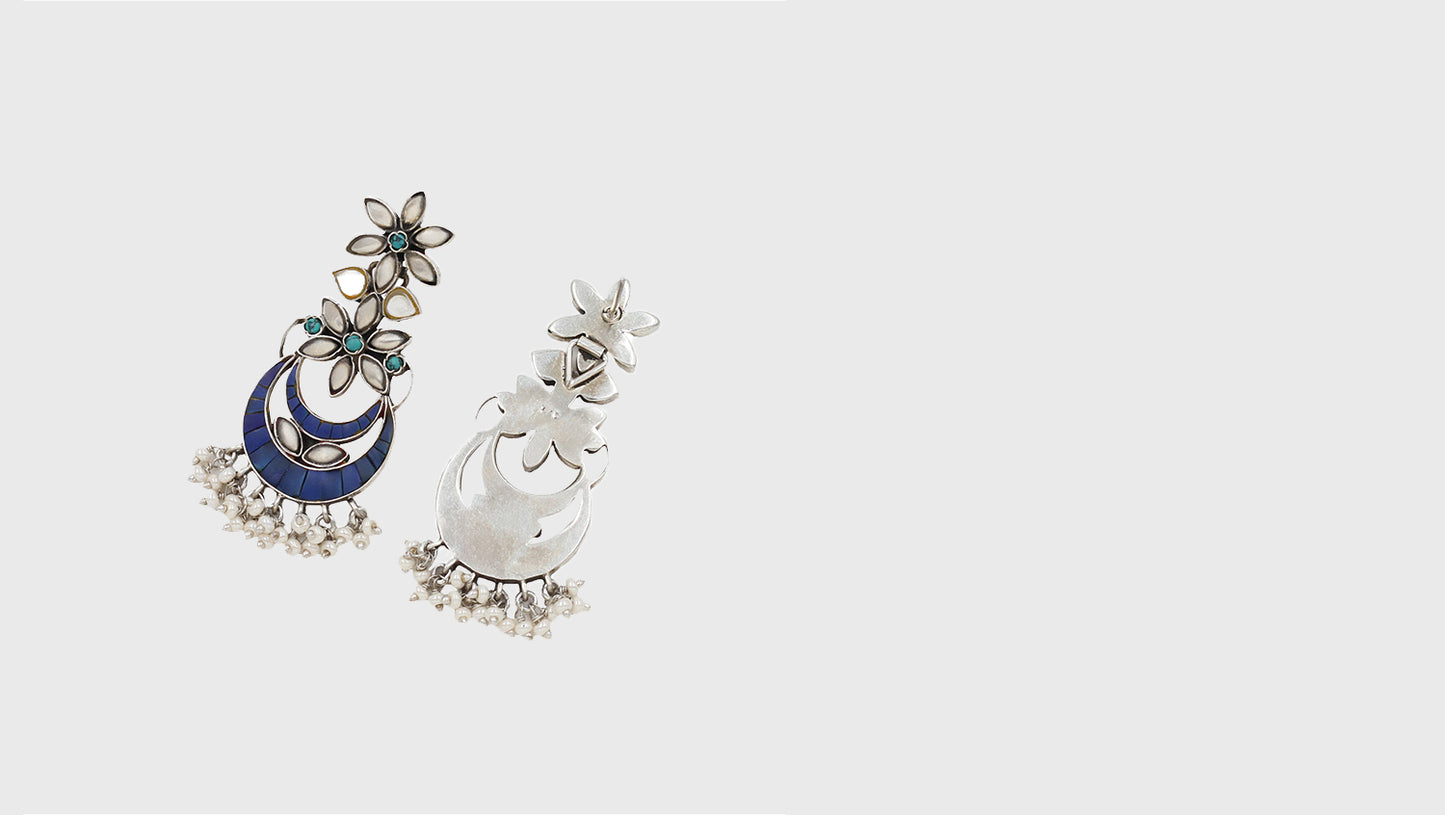 "Understated Beauty: Sangeeta Boochra Silver Handcrafted Earring "