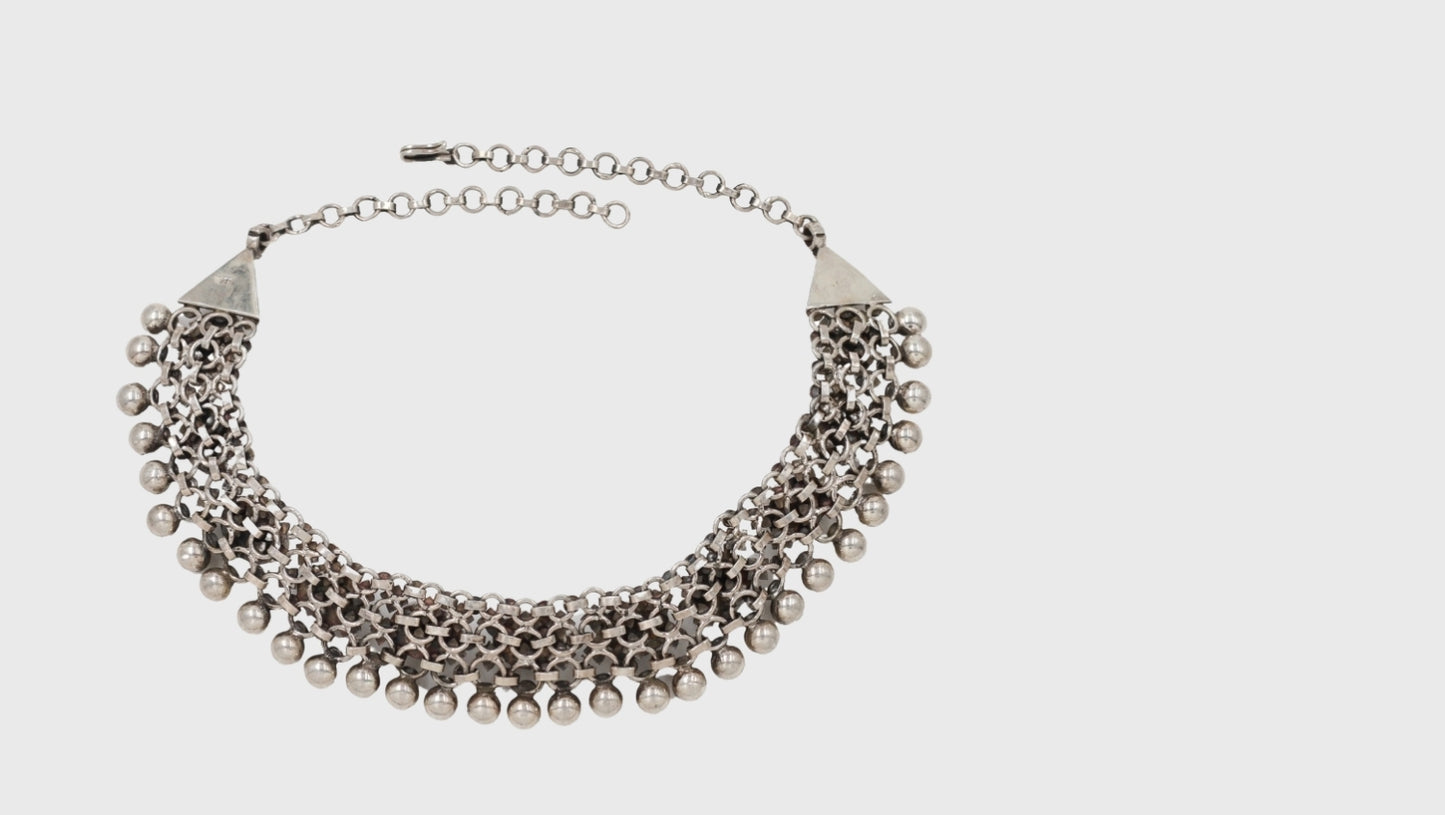 Sangeeta Boochra: Artisan-Crafted Choker with a Touch of Luxury