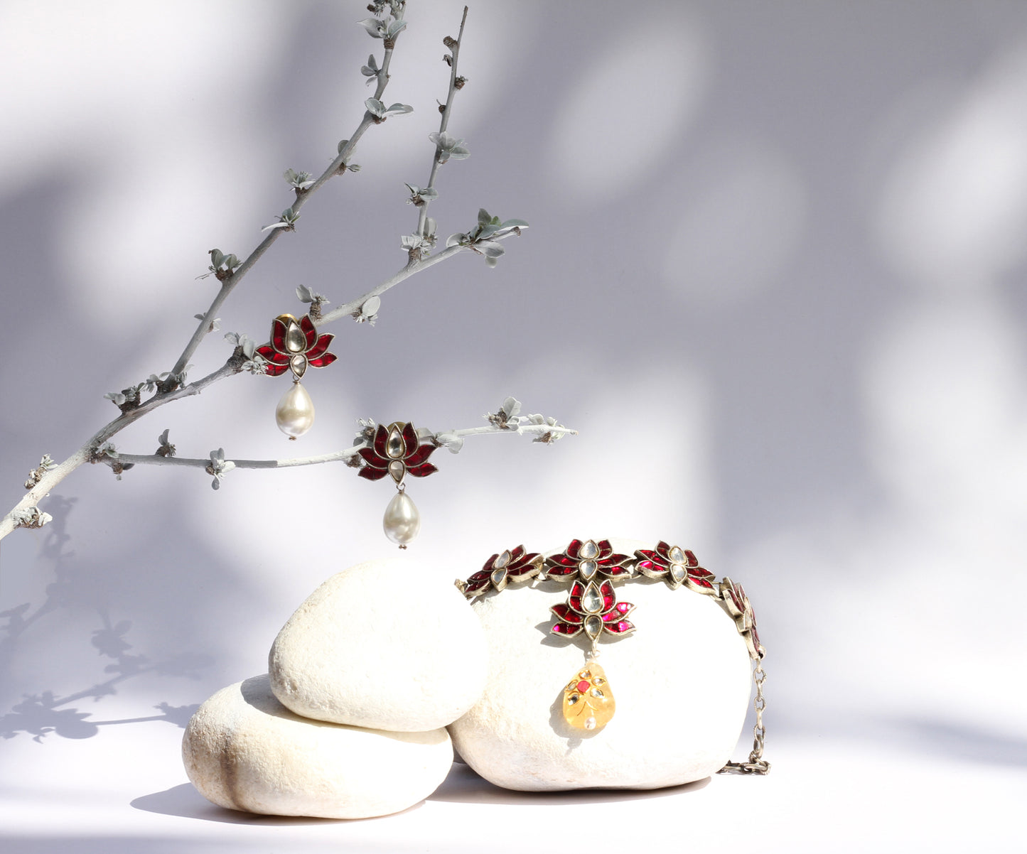 Hoor Silver Necklace with Pearl Drop Earrings