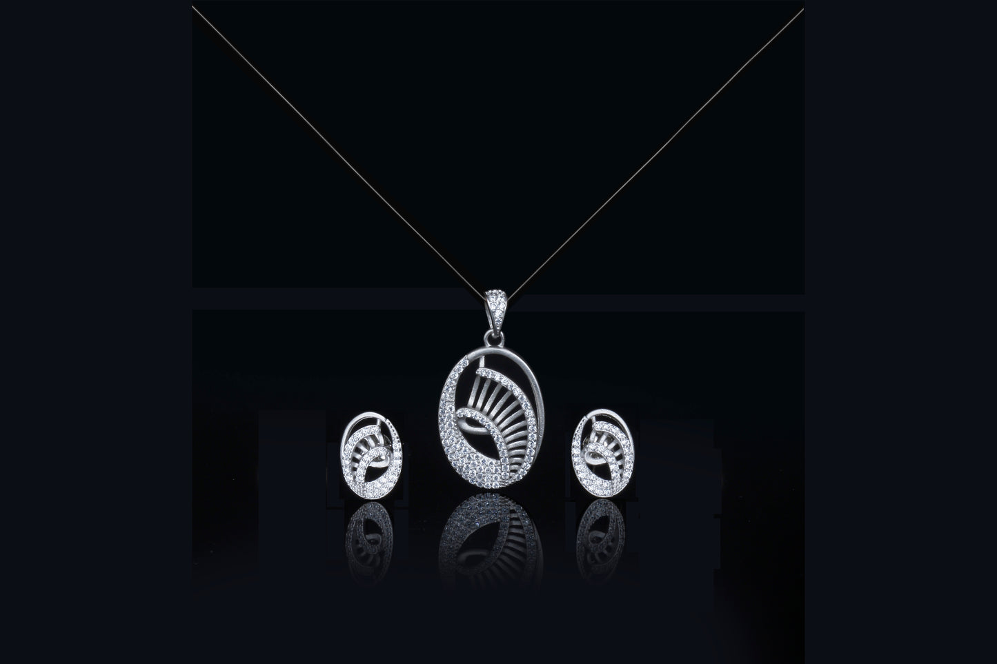 Inaya Silver Pendant with Earrings