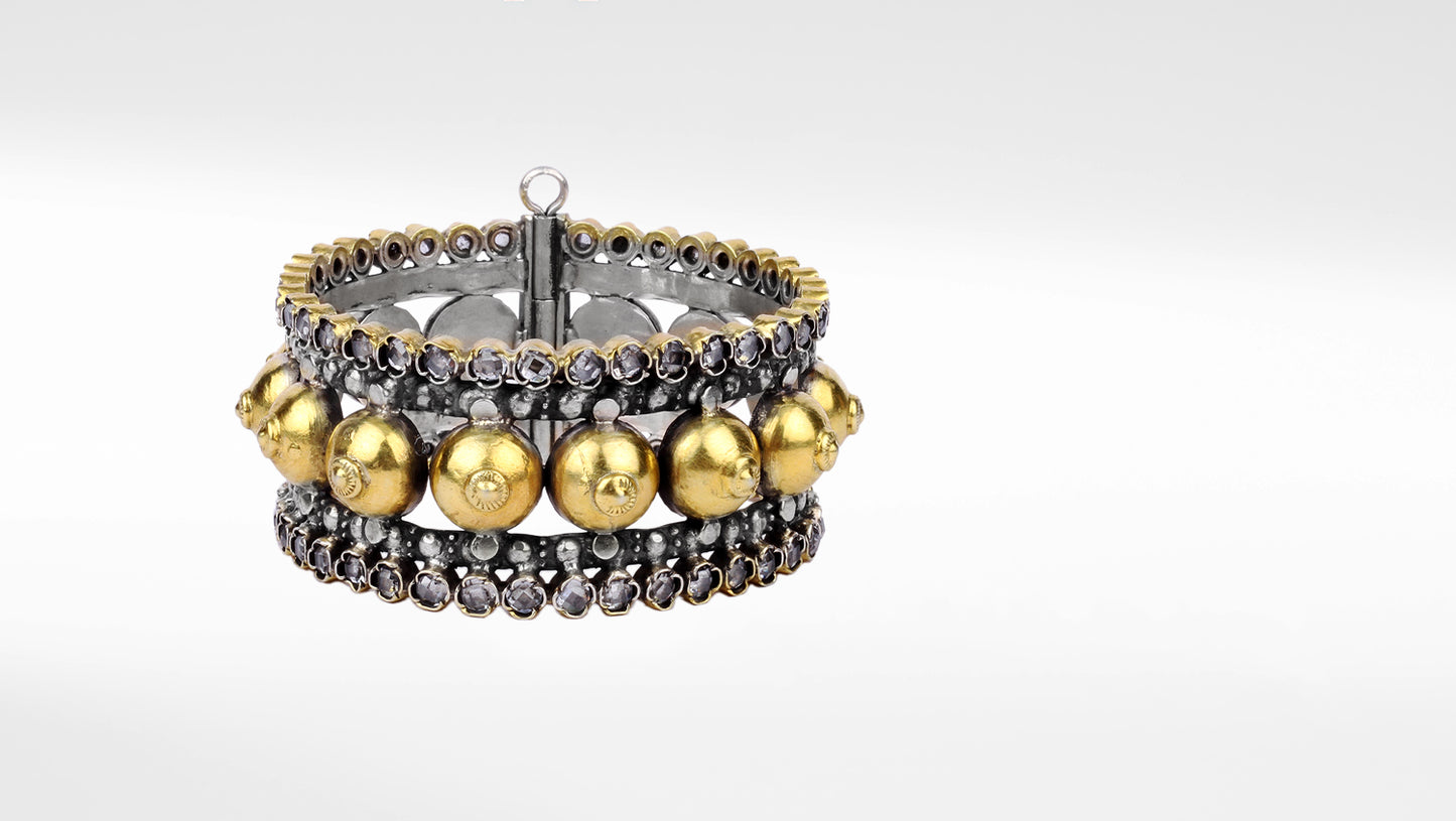 Sangeeta Boochra X Payal Singhal Samira Silver Openable Bangle