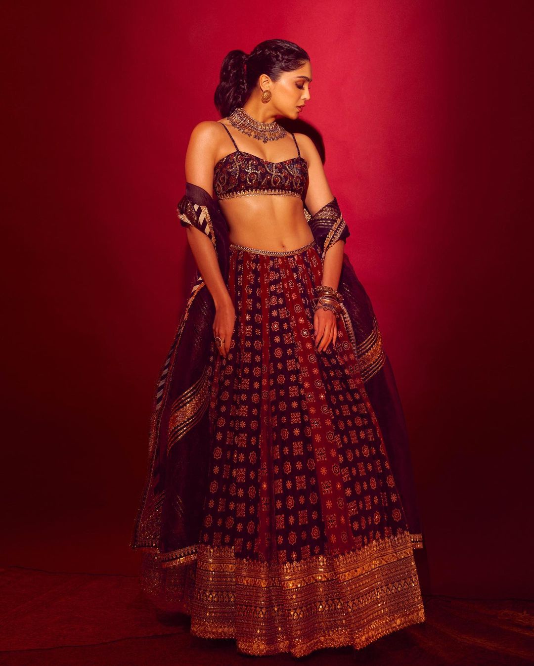 Sharvari In Sangeeta Boochra Silver Jewellery