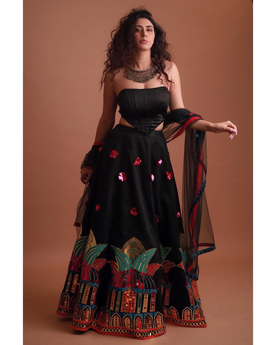 Refined Glamour: Sangeeta Boochra Silver Designer Necklace