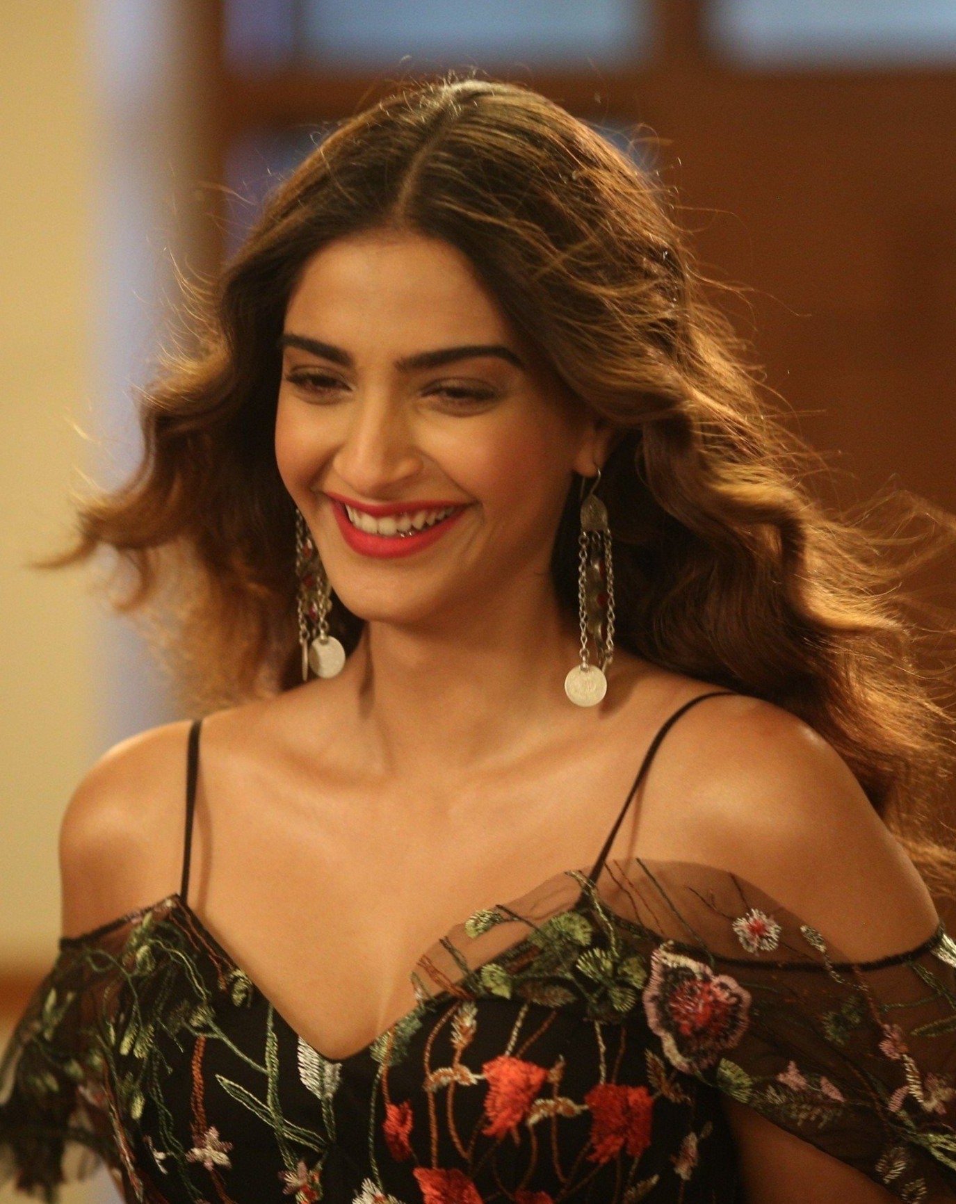 Sonam Kapoor in Sangeeta Boochra Silver Earrings-Earrings-Sangeeta Boochra