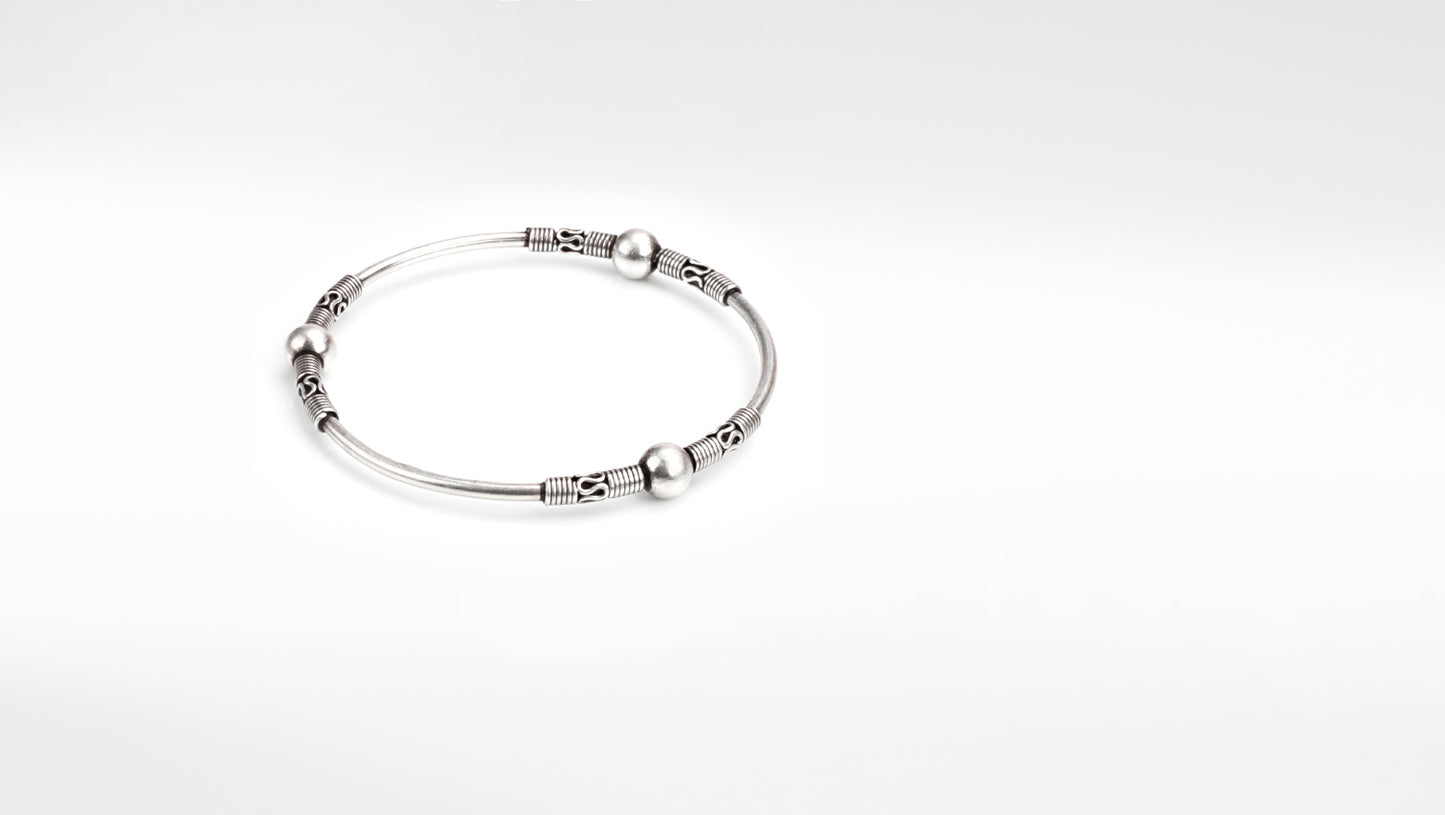 Sangeeta Boochra Silver Bangle