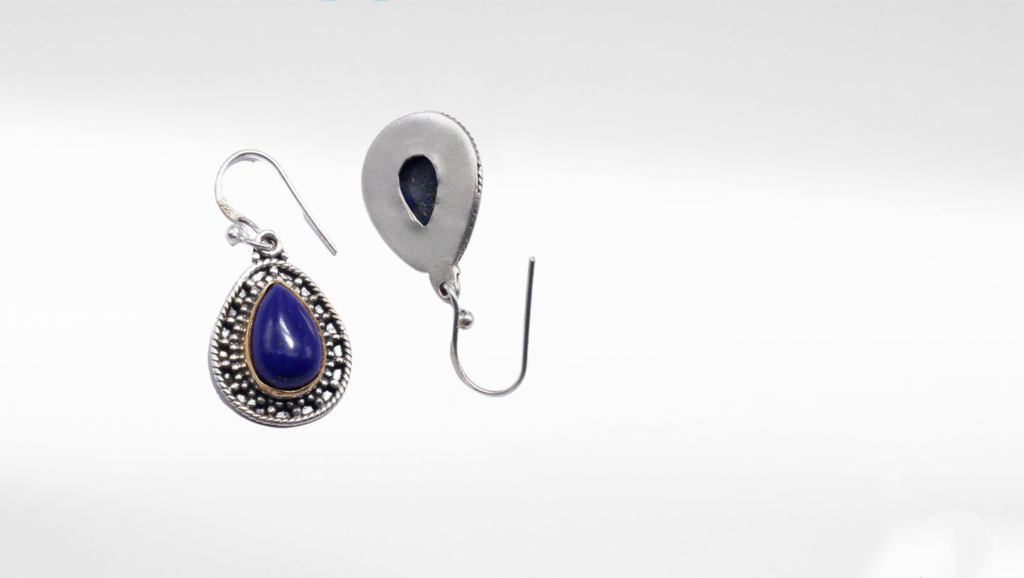 Beautiful Ovel Shape Silver Earring With Blue Hydro