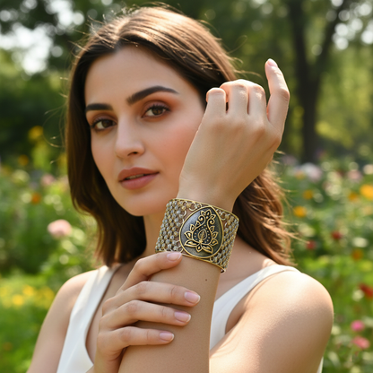Sangeeta Boochra Heritage Dual-Tone Silver Floral Openable Bangle