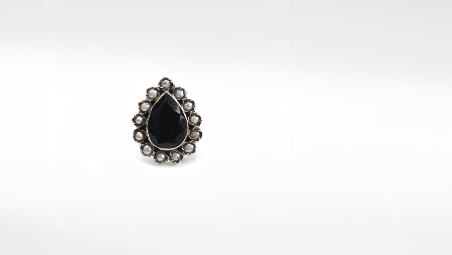 Sangeeta Boochra Silver Ring