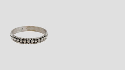Classic Elegance: Sangeeta Boochra Beaded Silver Bangle