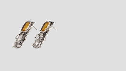 Timeless Sophistication: Sangeeta Boochra Silver Handcrafted Earring