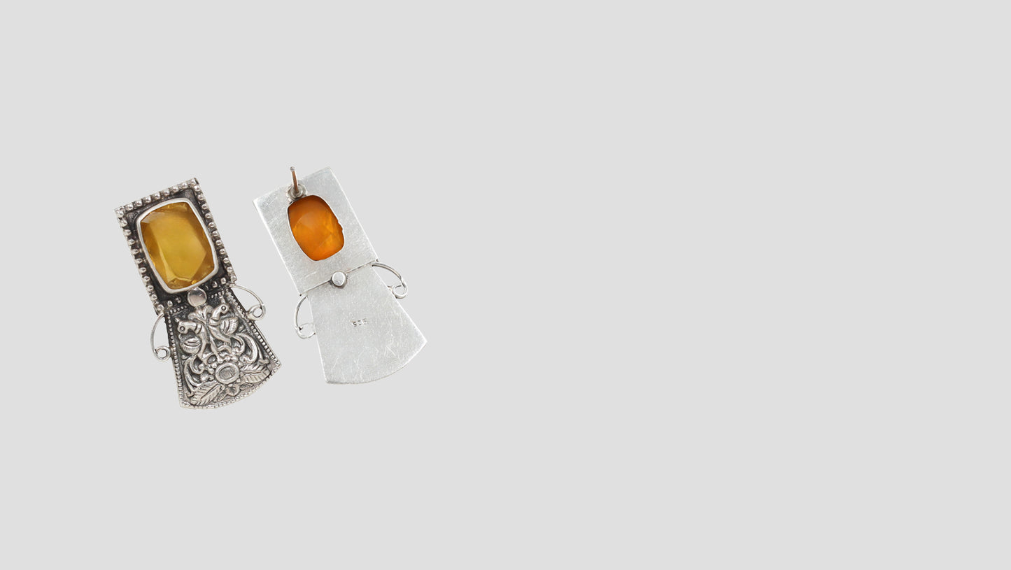 Timeless Sophistication: Sangeeta Boochra Silver Handcrafted Earring