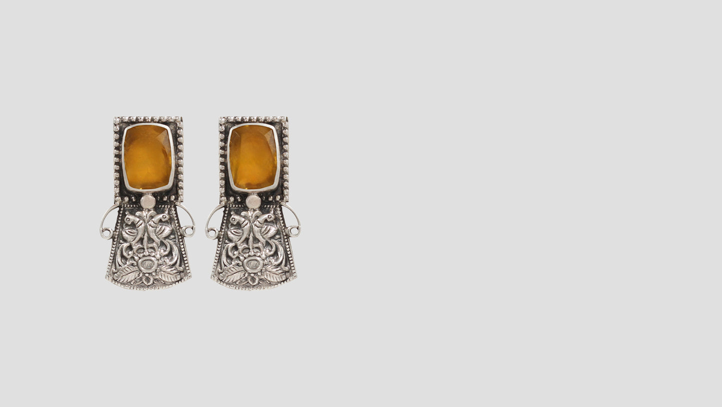 Timeless Sophistication: Sangeeta Boochra Silver Handcrafted Earring