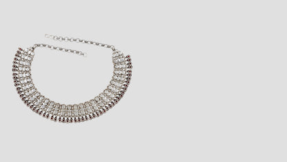 Sangeeta Boochra’s Exquisite Silver Necklace – A Statement of Grace