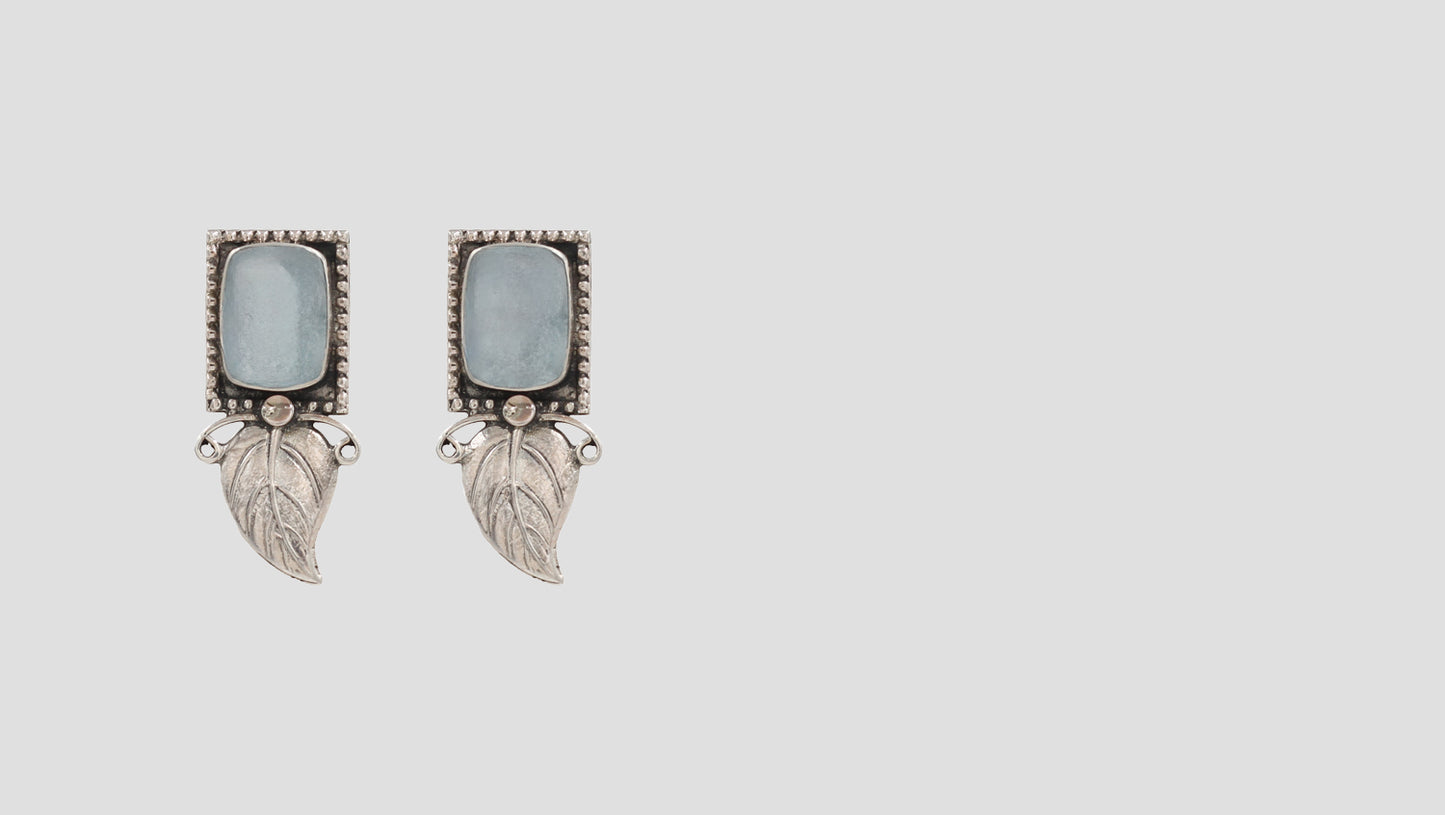 "Understated Beauty: Sangeeta Boochra Silver Handcrafted Earring "