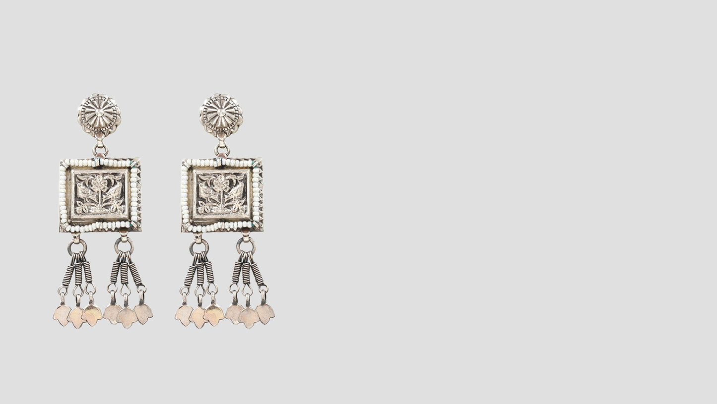 Regal Heritage: Sangeeta Boochra Silver Choker & Earring Set