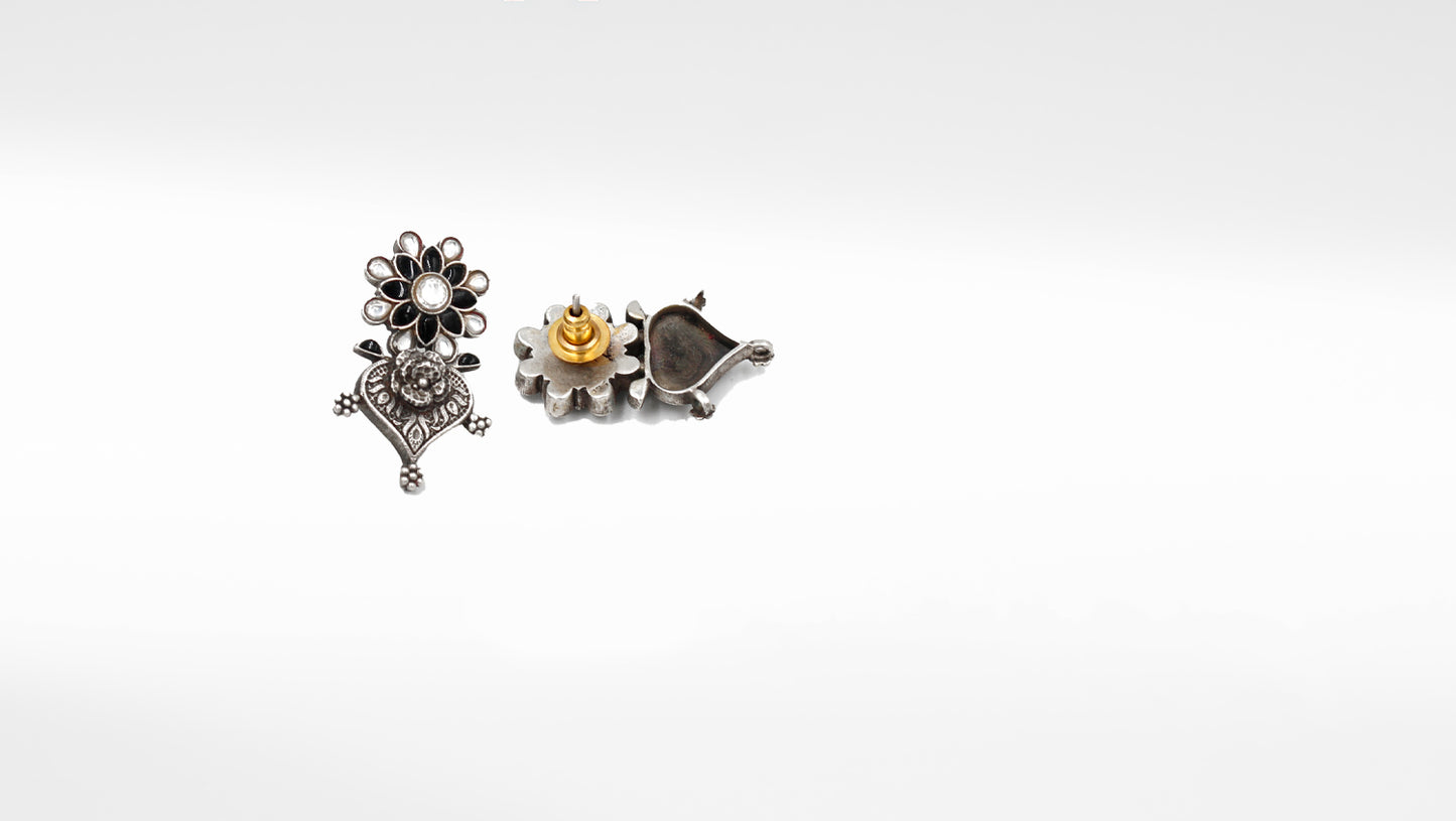 Silver Aurilia Earring Studded with Kundan