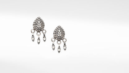 Sangeeta Boochra Silver Earring