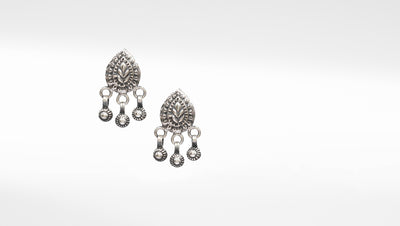 Sangeeta Boochra Silver Earring