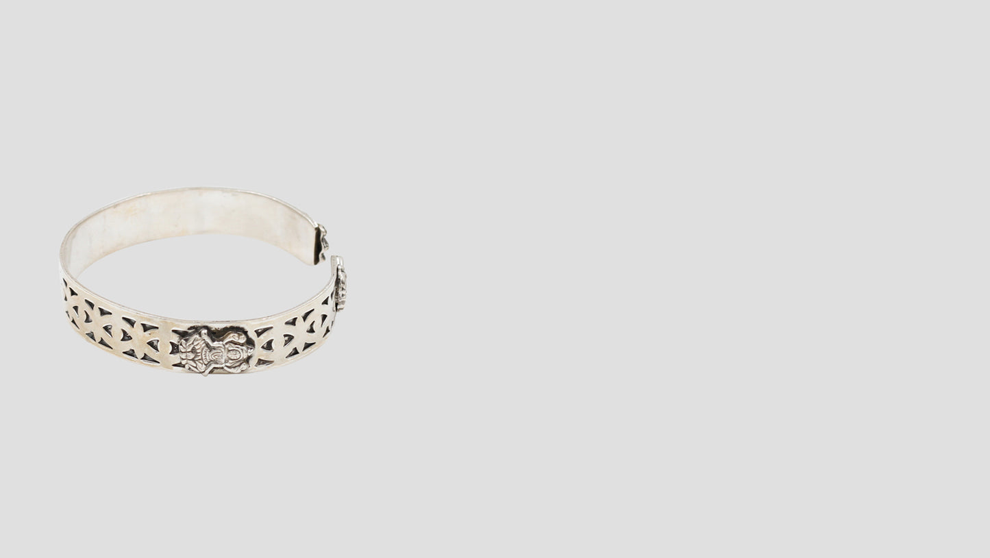 Timeless Geometry: Handcrafted 925 Silver Cuff Bangle
