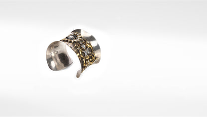 Sangeeta Boochra Silver Bangle
