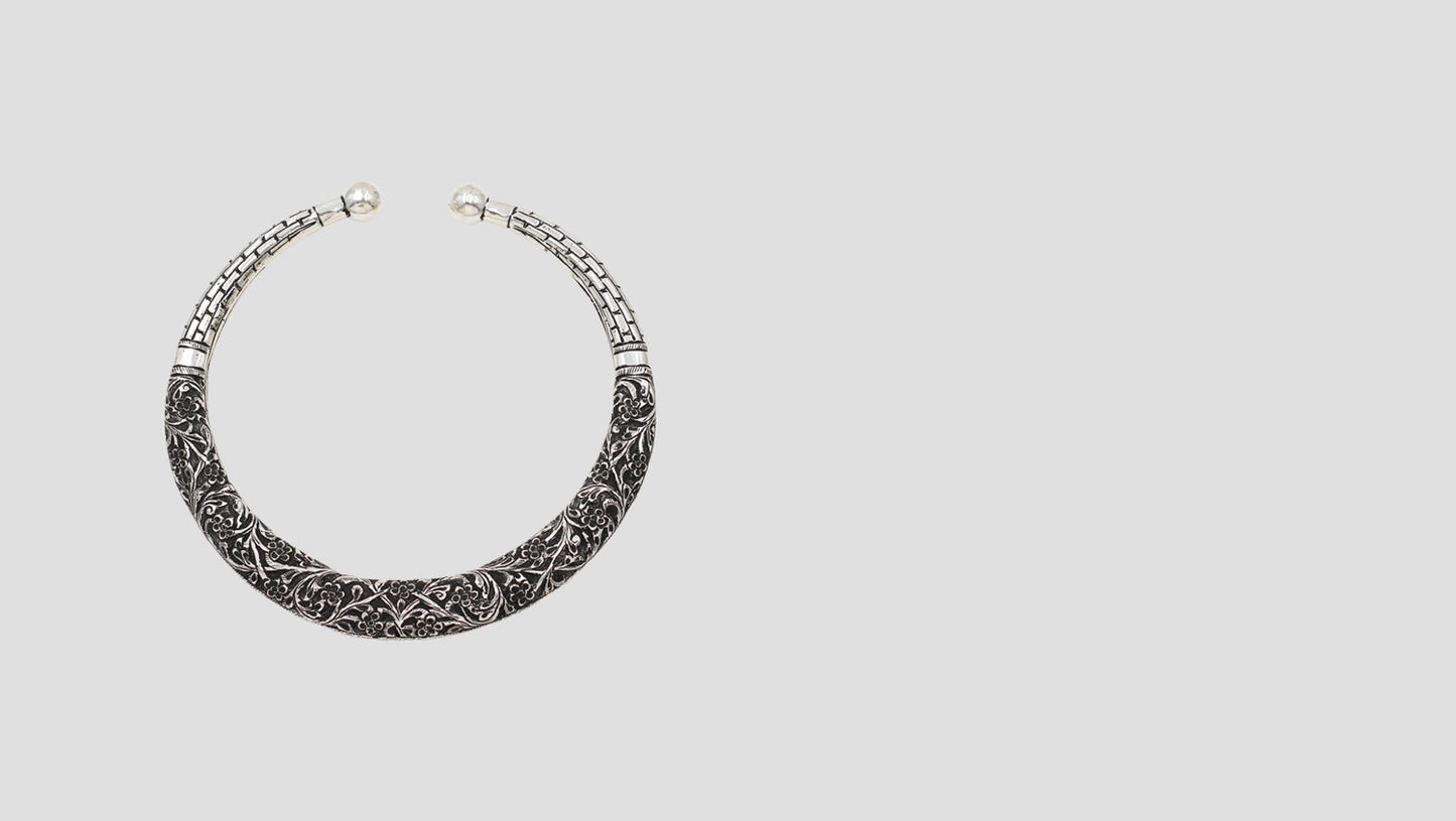 Handcrafted Vintage Silver Hasli by Sangeeta Boochra