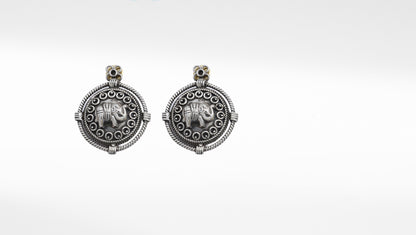 Antiqued Elephant Designed Silver Earring