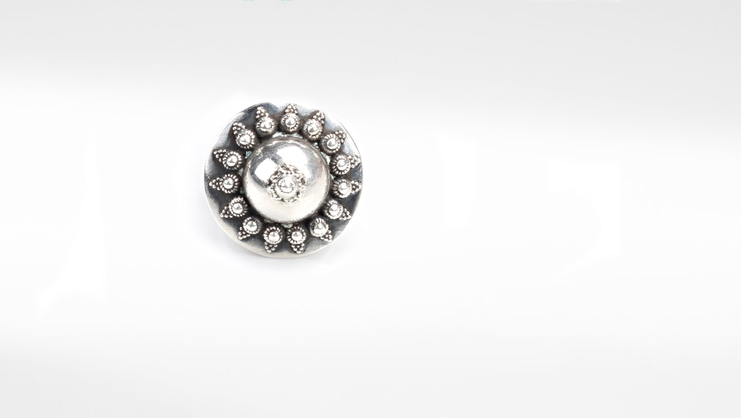 Sangeeta Boochra Silver Ring