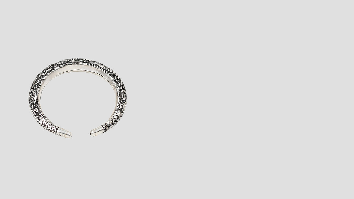 Floral Engraved 925 Silver Kada by Sangeeta Boochra