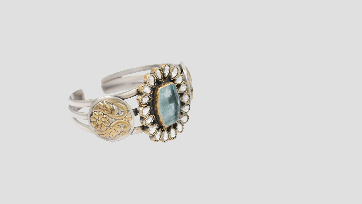Elegant Heritage Silver Bracelet with Gold-Tone Detailing – Sangeeta Boochra