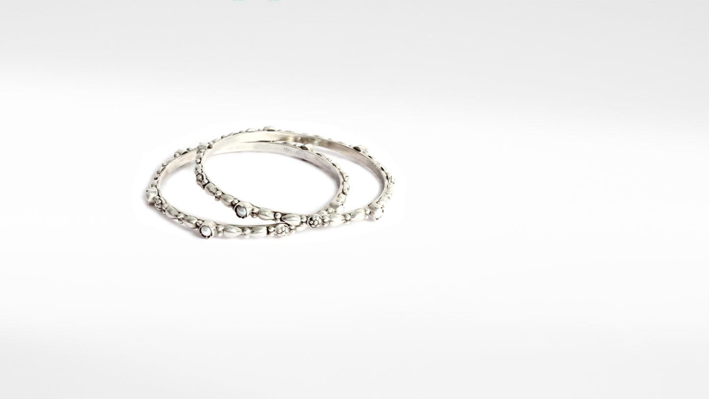 Sangeeta Boochra Silver Bangle